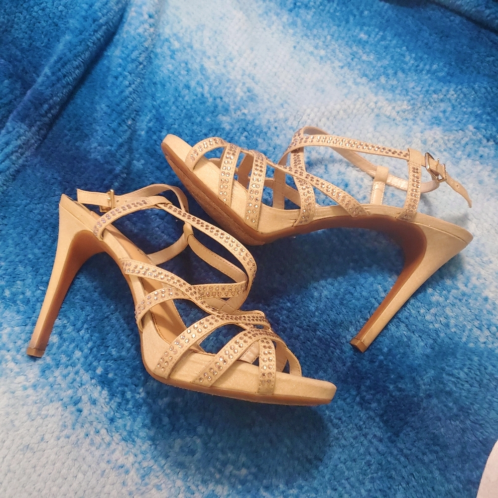Gianni Bini Heels, size 9.5, tan